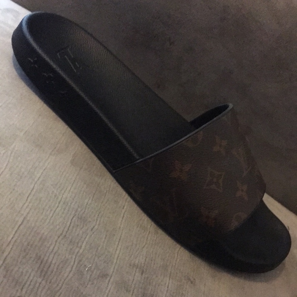 Louis Vuitton Waterfront Mule Slides